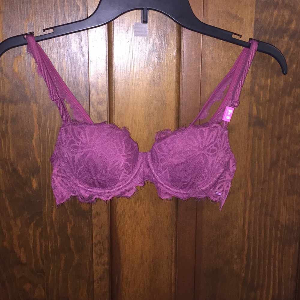 VS PINK Bra size 32B push up NEVER BEEN WORN